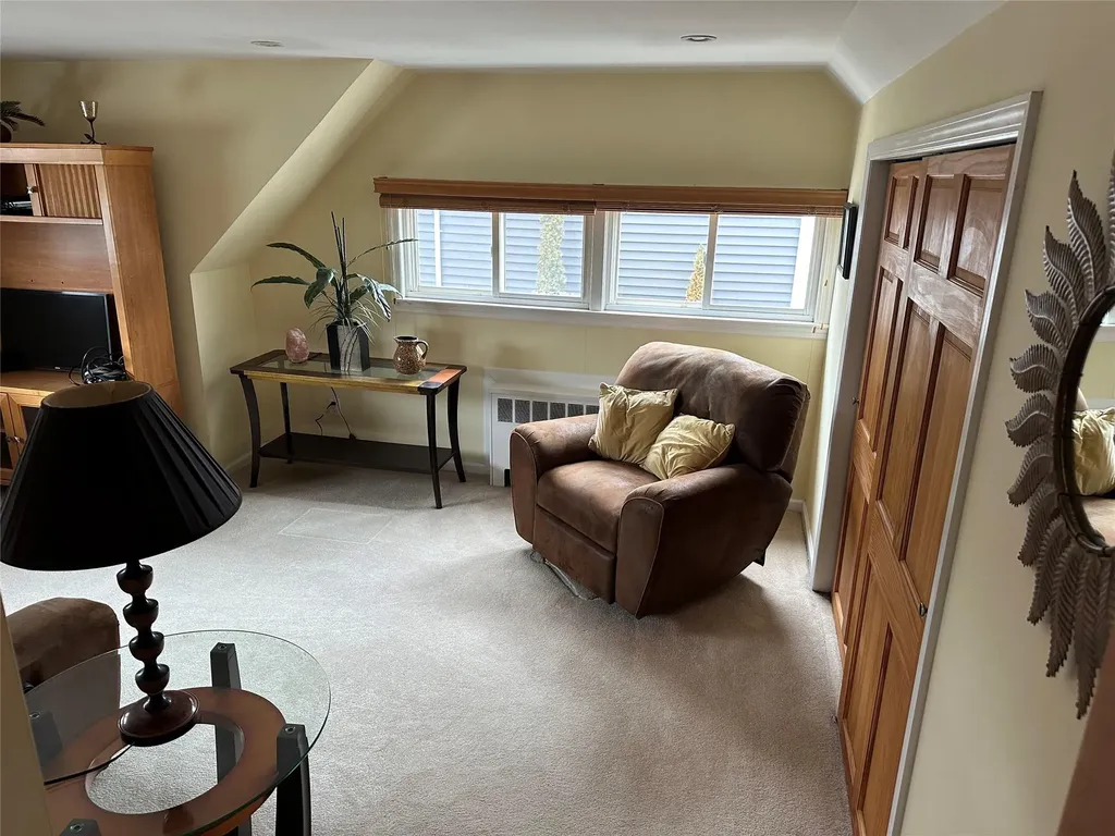 59 Pilgrim Lane Westbury NY 11590