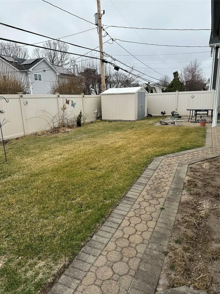 59 Pilgrim Lane Westbury NY 11590