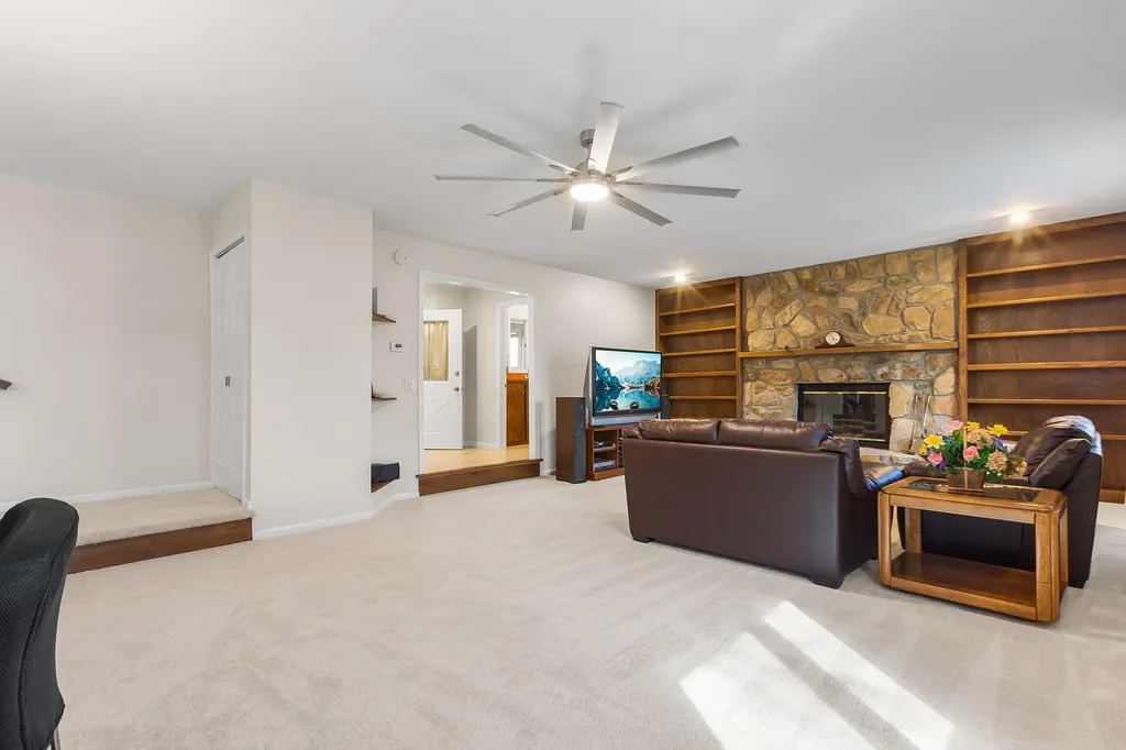 19 Hart Drive Poughkeepsie NY 12603