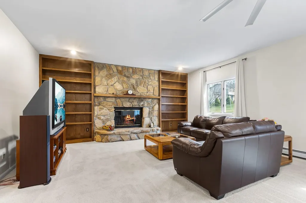19 Hart Drive Poughkeepsie NY 12603