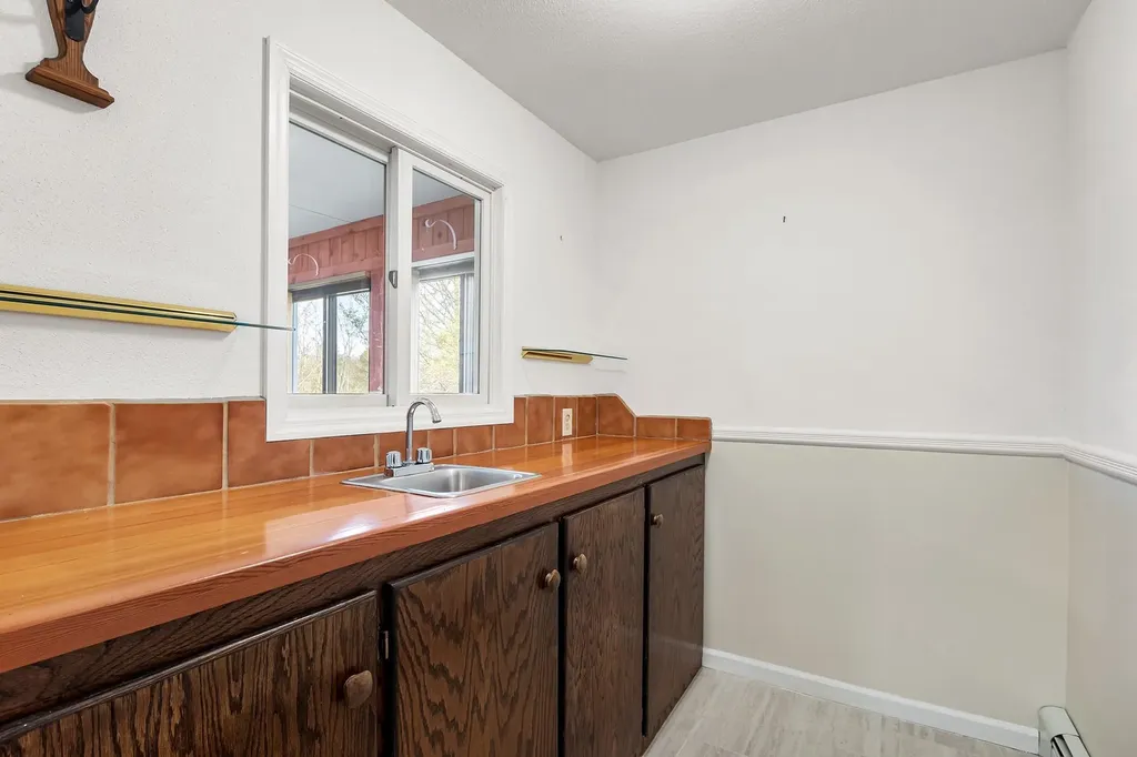 19 Hart Drive Poughkeepsie NY 12603
