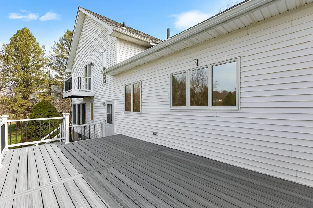 19 Hart Drive Poughkeepsie NY 12603