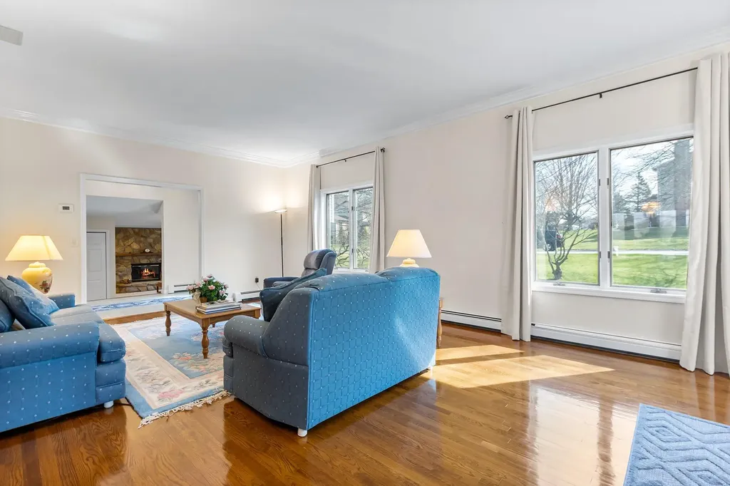 19 Hart Drive Poughkeepsie NY 12603