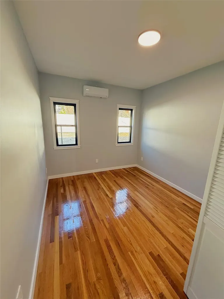 4239 Digney Avenue Bronx NY 10466