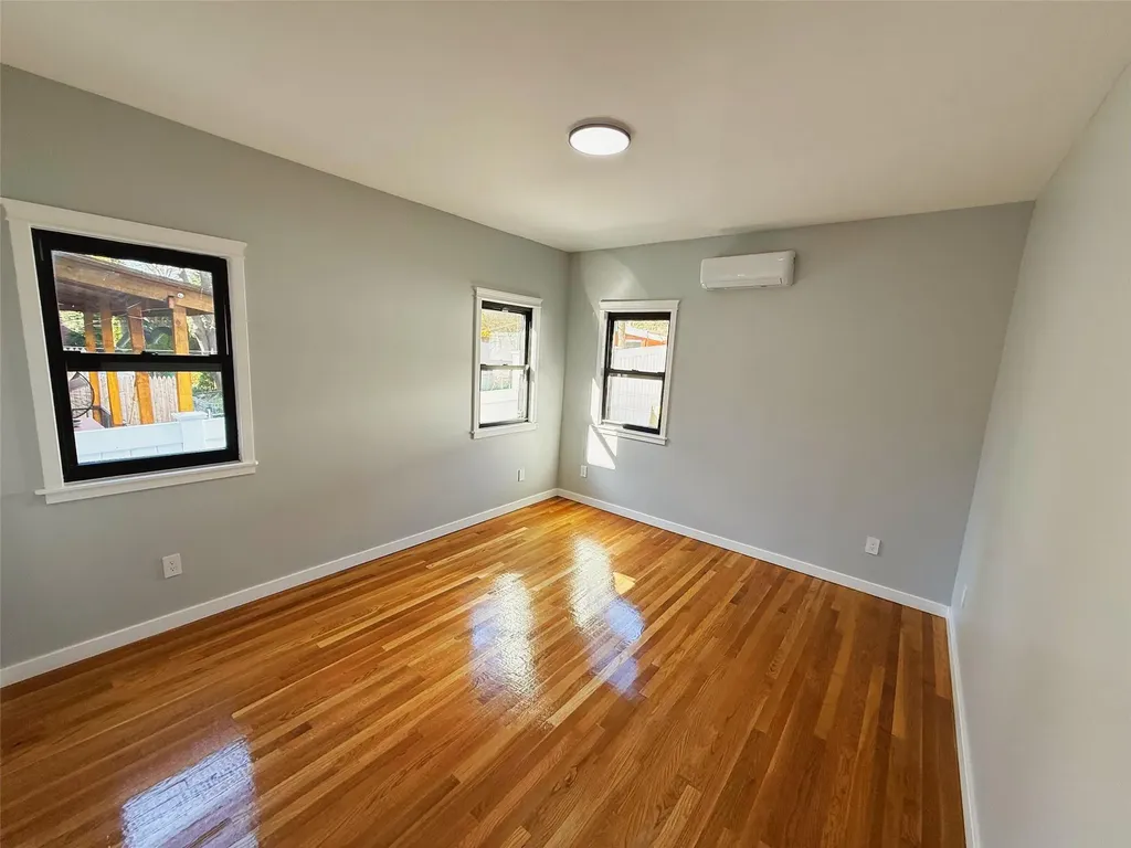 4239 Digney Avenue Bronx NY 10466
