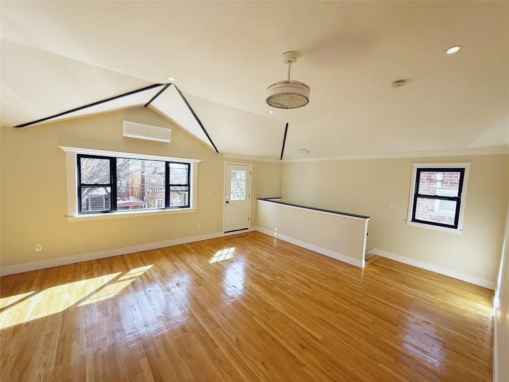 4239 Digney Avenue Bronx NY 10466