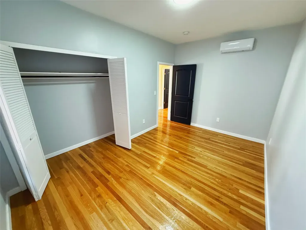 4239 Digney Avenue Bronx NY 10466