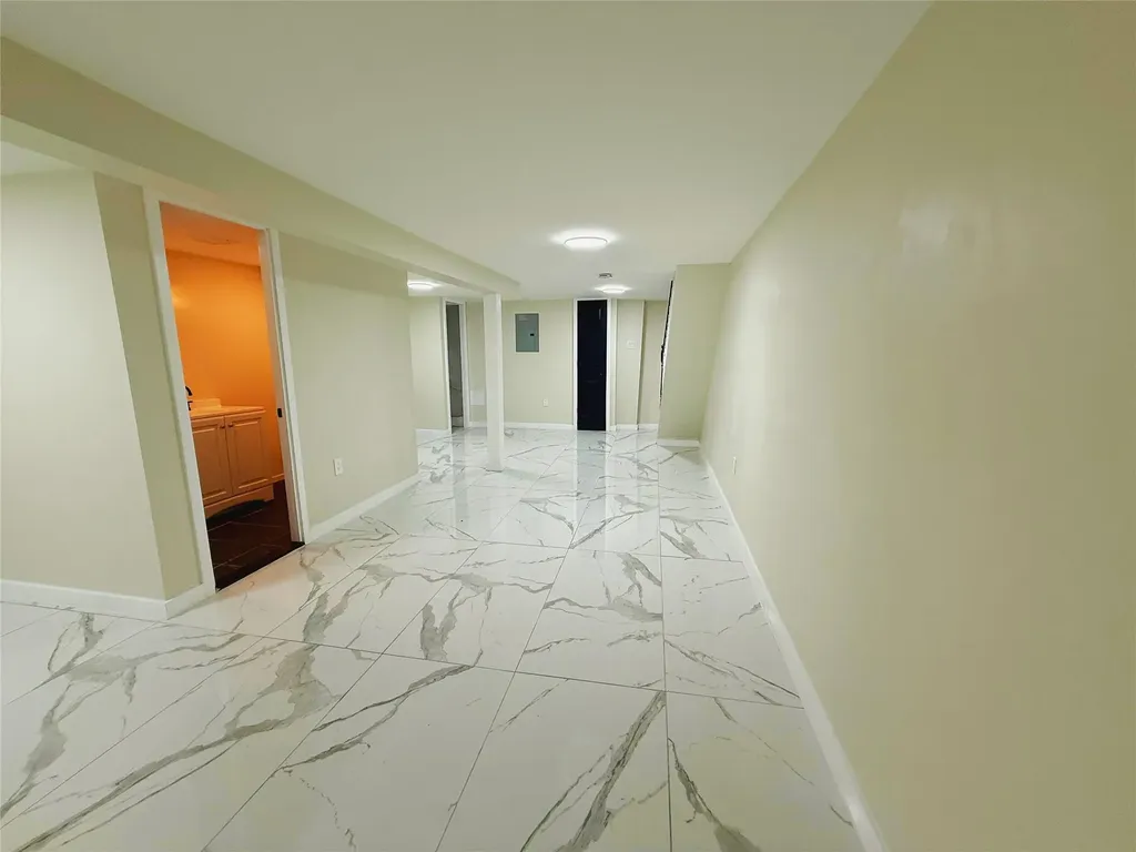4239 Digney Avenue Bronx NY 10466