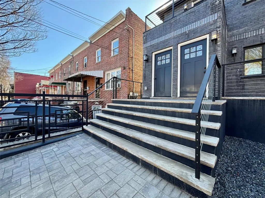 4239 Digney Avenue Bronx NY 10466