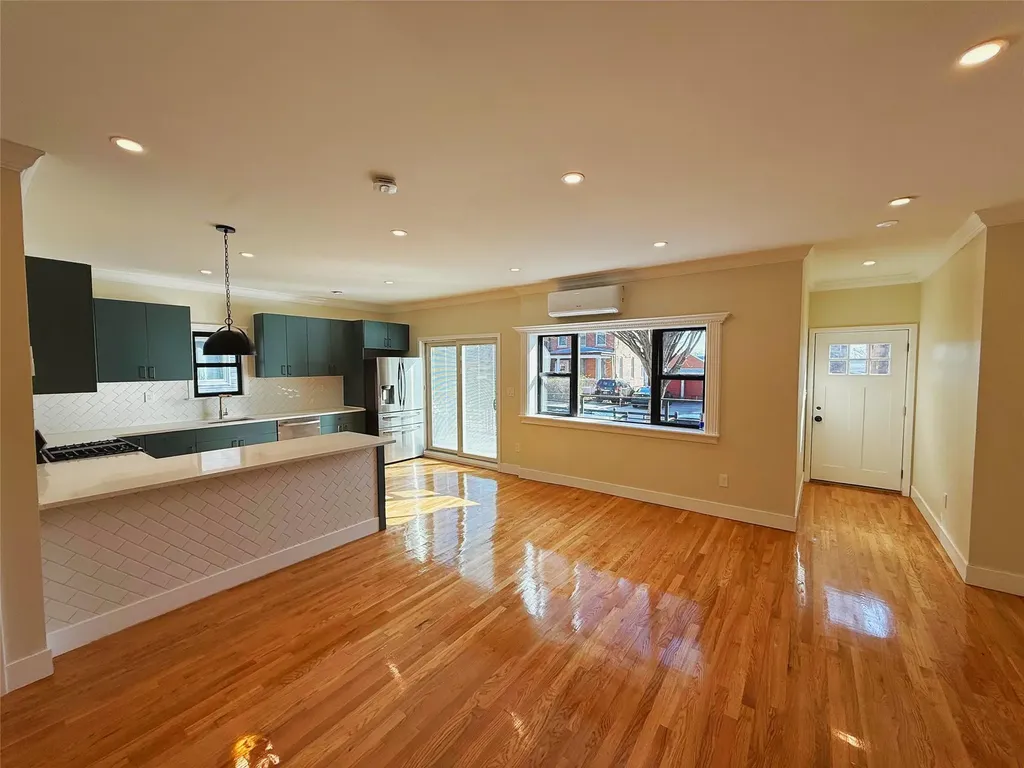 4239 Digney Avenue Bronx NY 10466