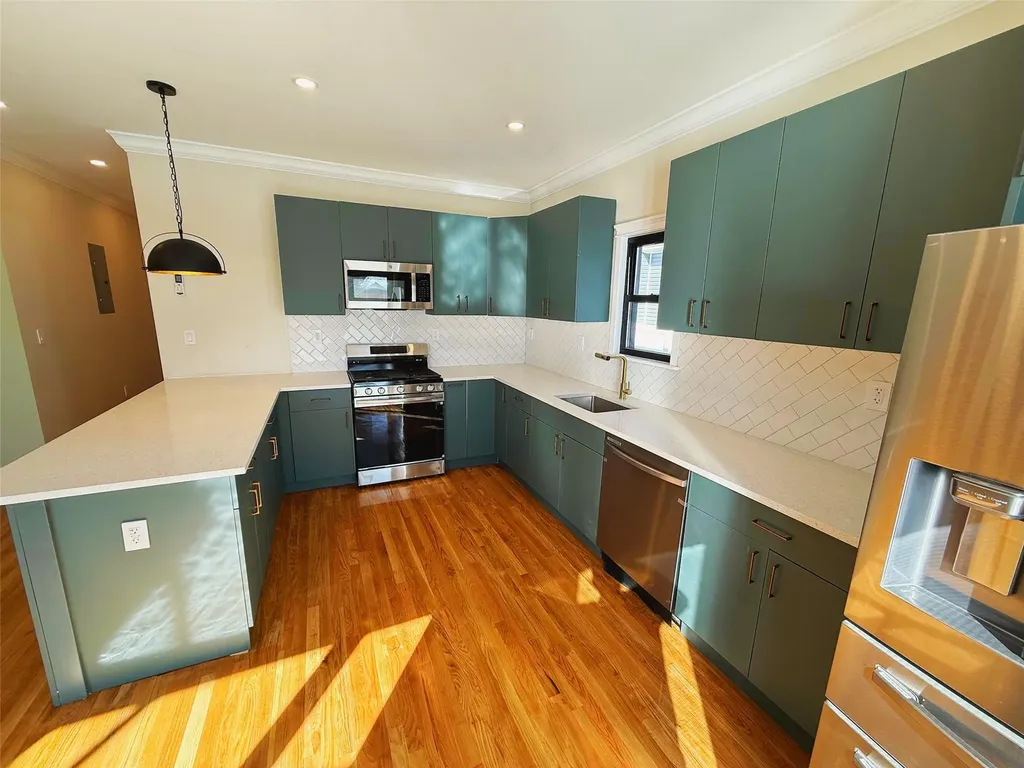 4239 Digney Avenue Bronx NY 10466
