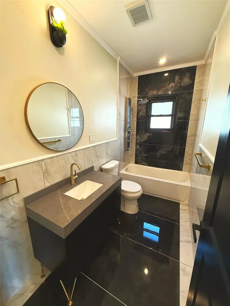 4239 Digney Avenue Bronx NY 10466