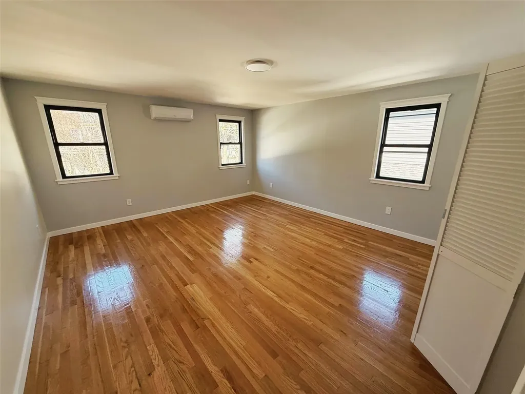 4239 Digney Avenue Bronx NY 10466