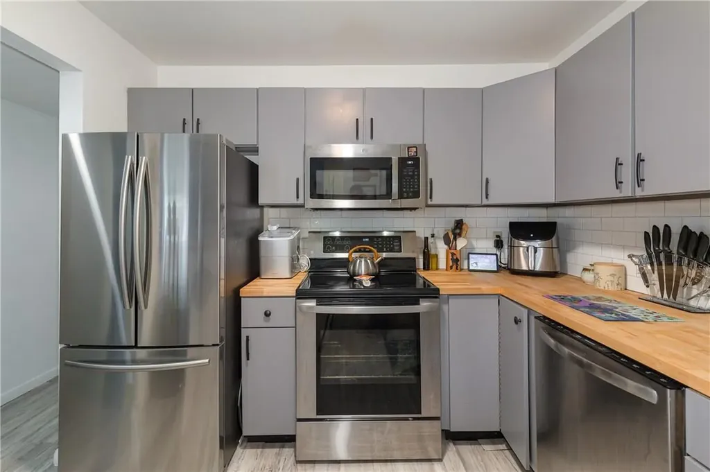4005 Deer Path Poughkeepsie NY 12603