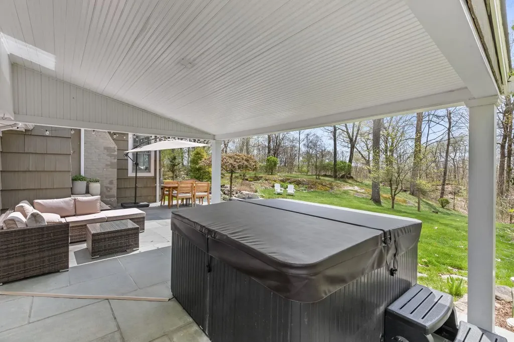 35 Leslie Lane Katonah NY 10536