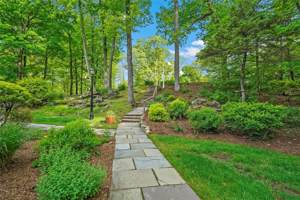 35 Leslie Lane Katonah NY 10536