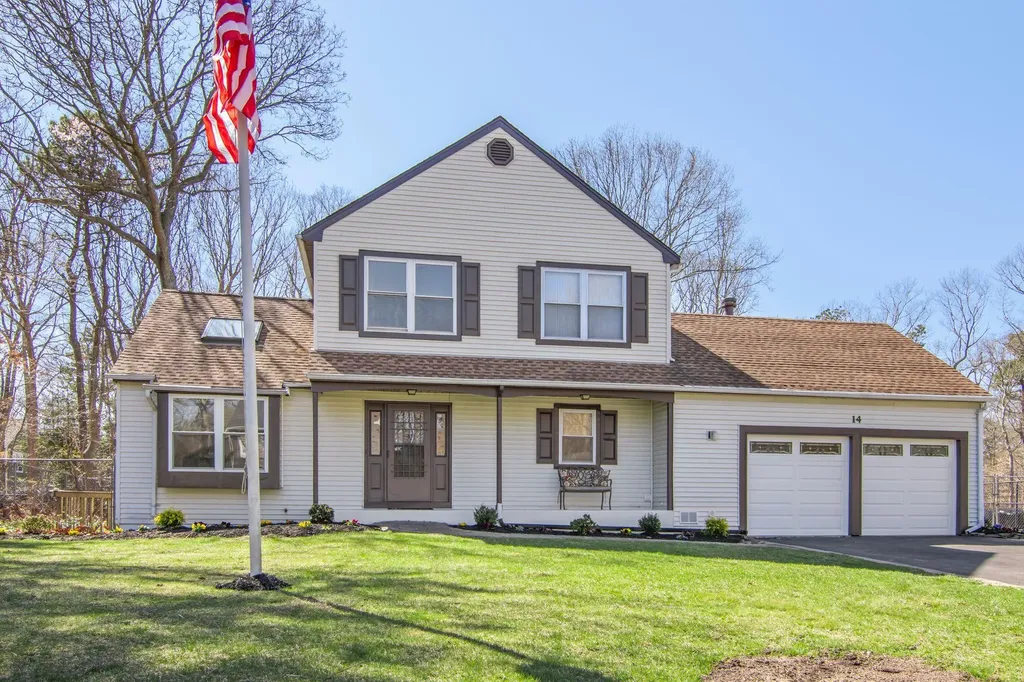 14 Samantha Drive Coram NY 11727