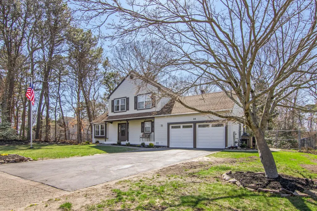 14 Samantha Drive Coram NY 11727