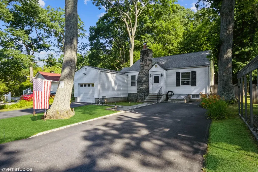 36 Longwood Road Mahopac NY 10541
