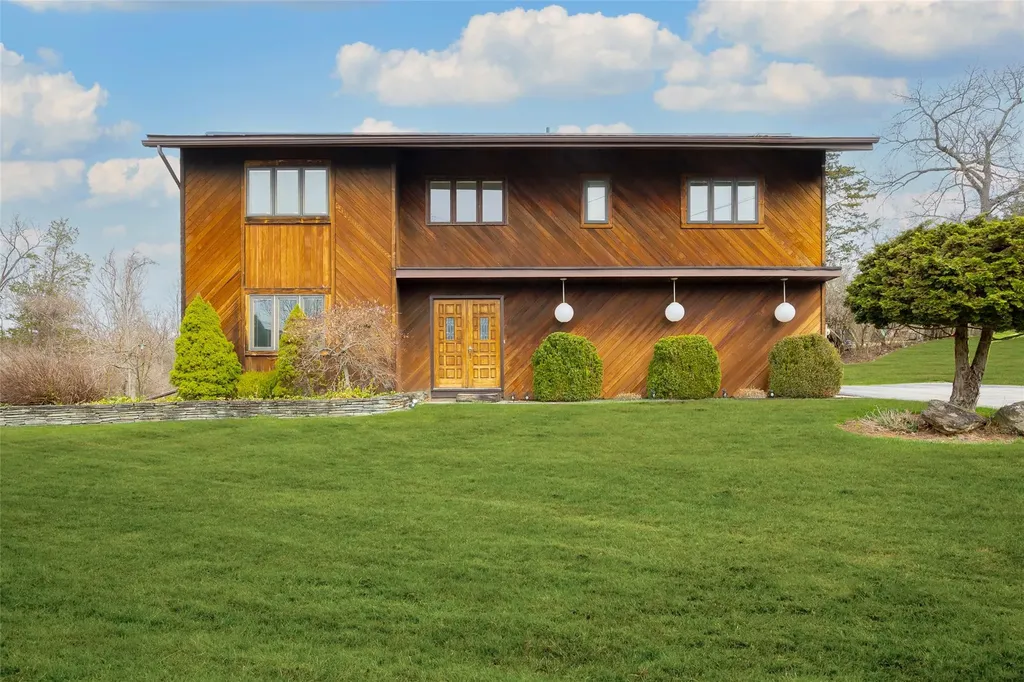 6 Scott Court Poughkeepsie NY 12601