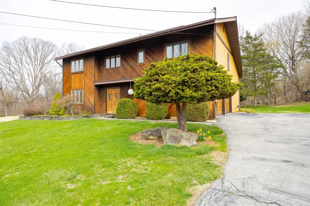 6 Scott Court Poughkeepsie NY 12601