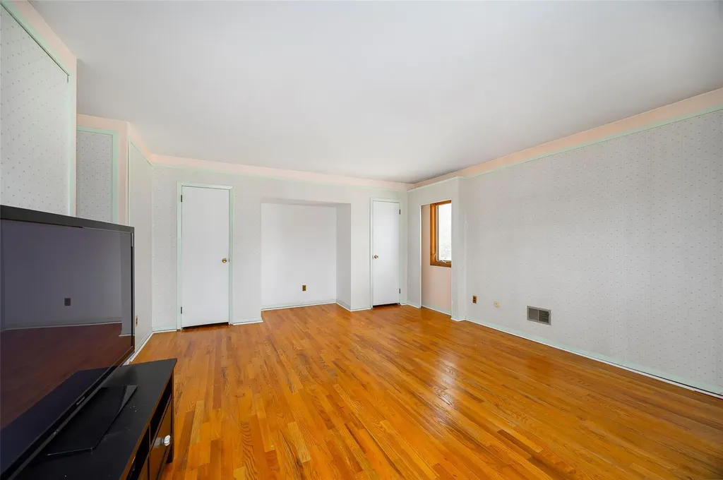 6 Scott Court Poughkeepsie NY 12601