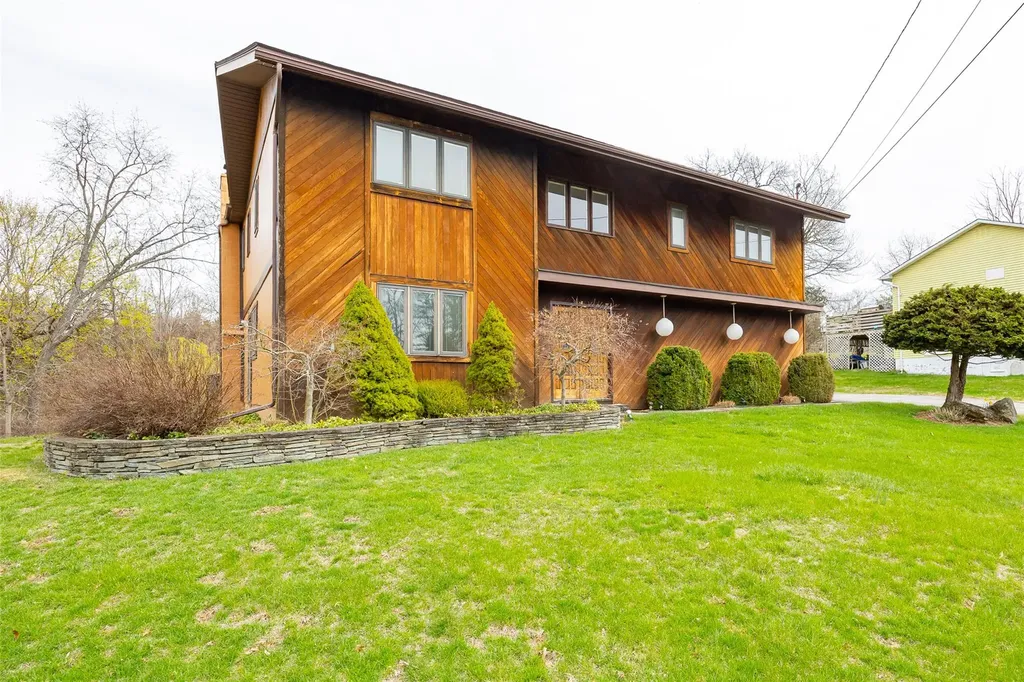 6 Scott Court Poughkeepsie NY 12601