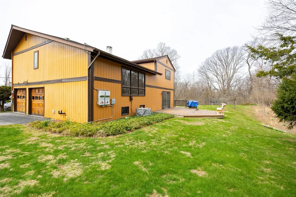 6 Scott Court Poughkeepsie NY 12601
