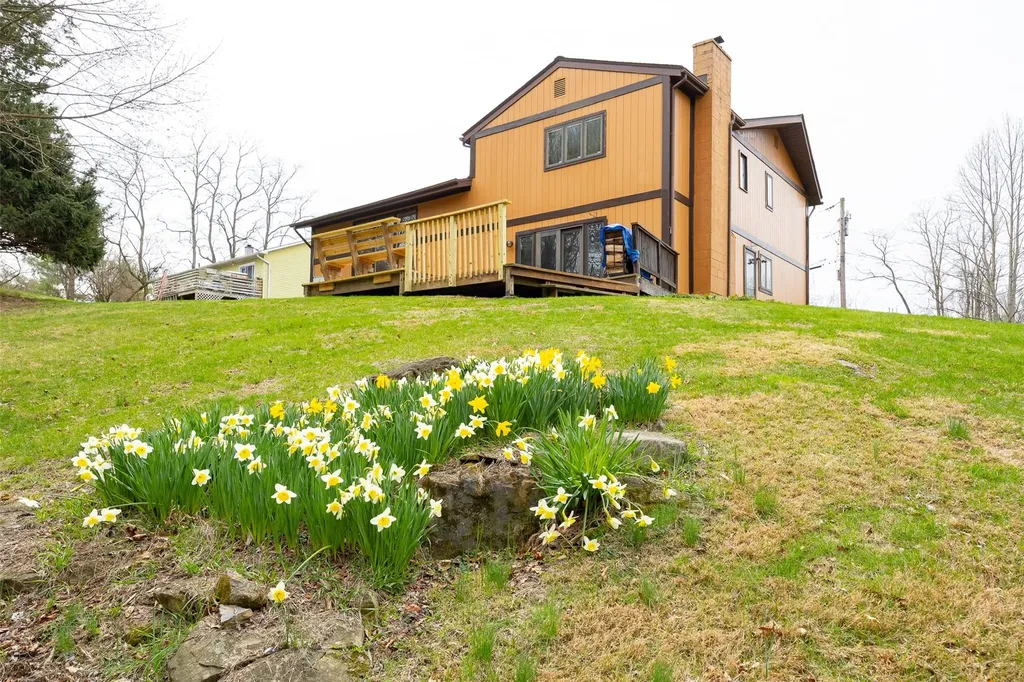 6 Scott Court Poughkeepsie NY 12601