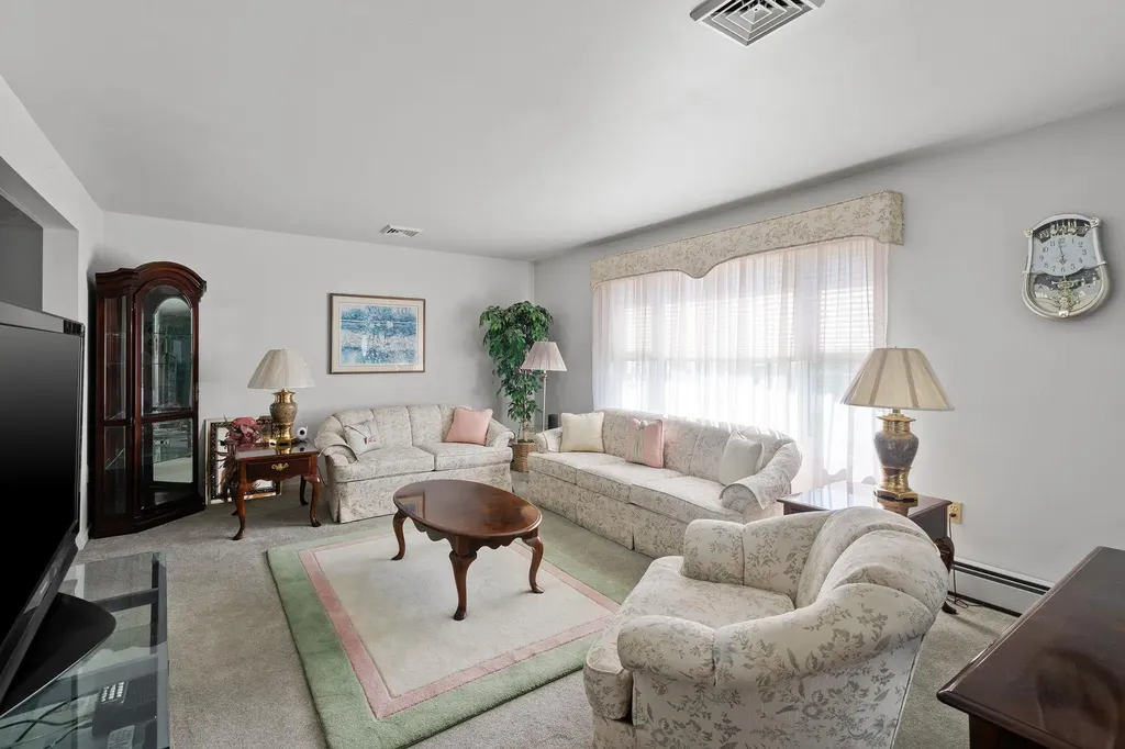 4 Massachusetts Drive Newburgh NY 12550