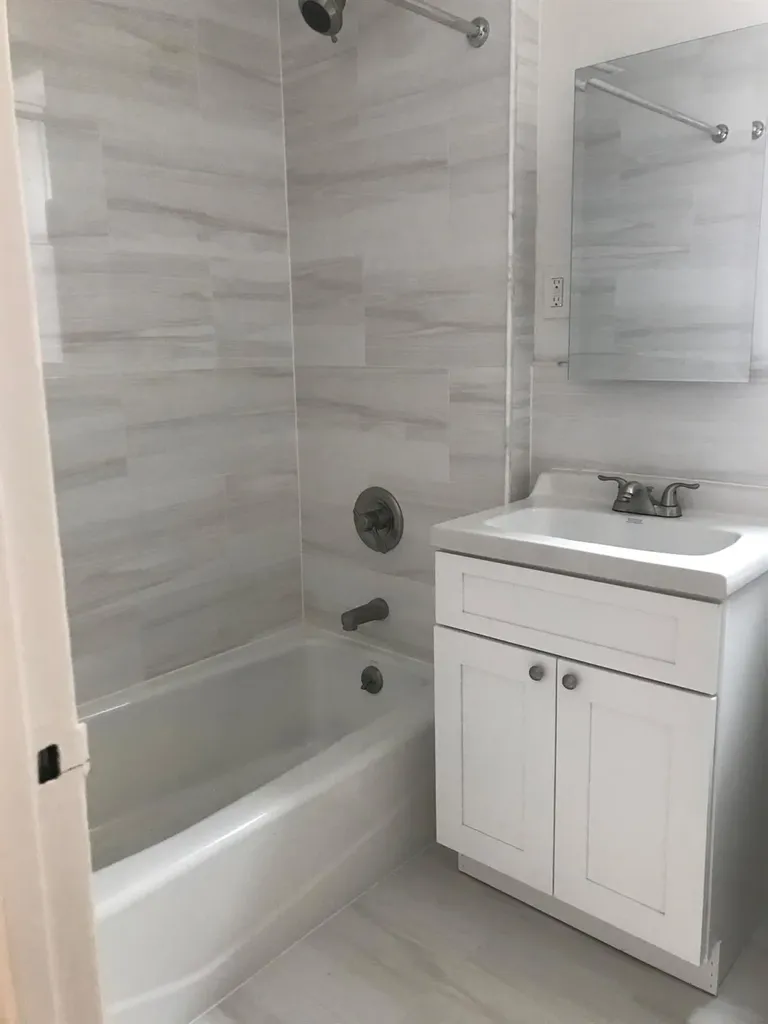 926 Neill Avenue Bronx NY 10462