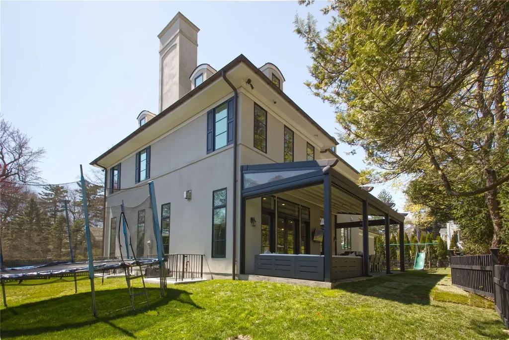 23 Glen Eagles Drive Larchmont NY 10538