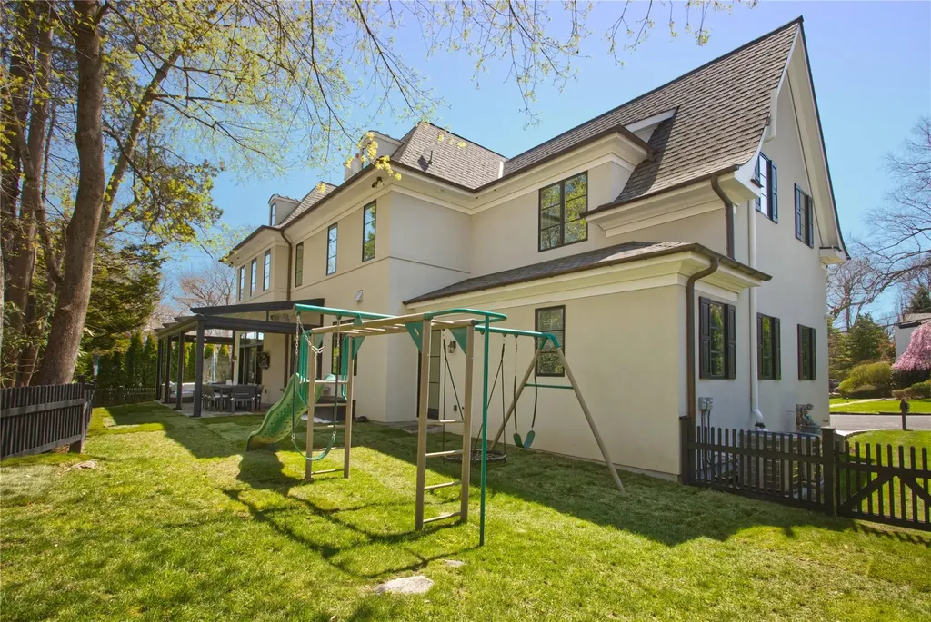 23 Glen Eagles Drive Larchmont NY 10538