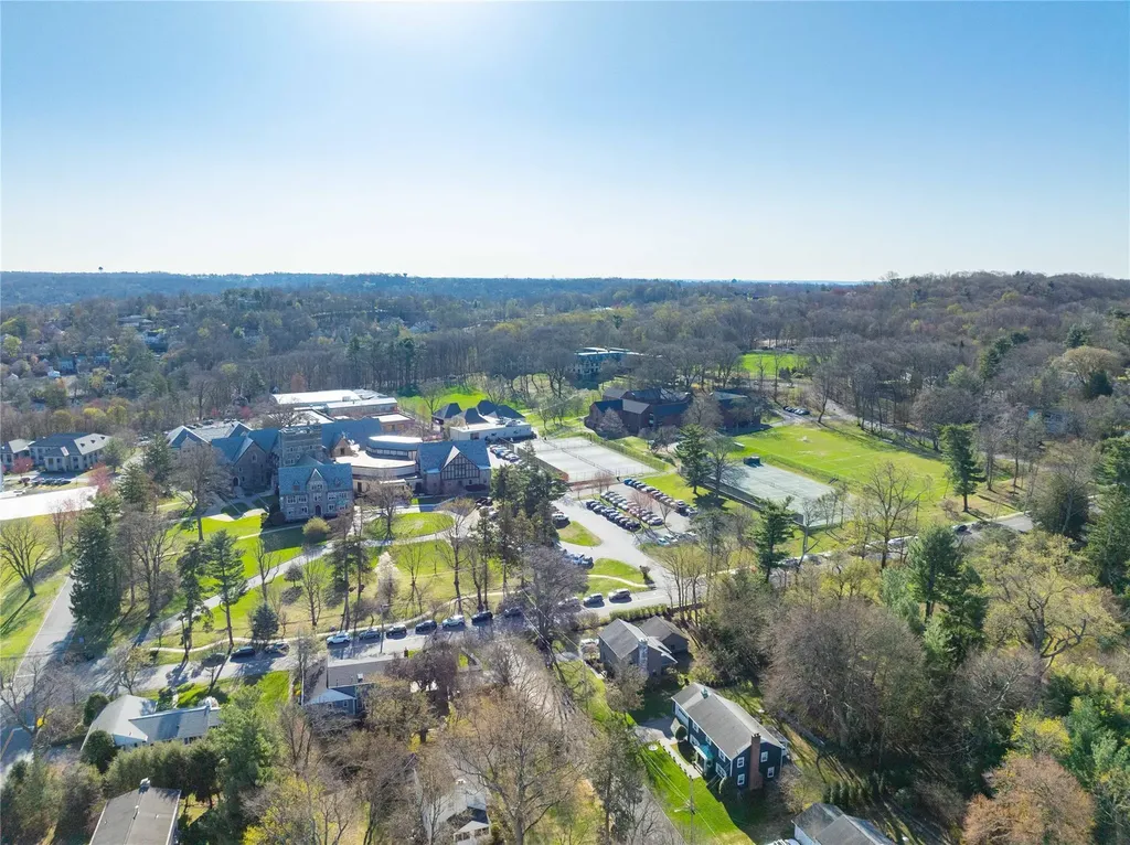 9 Brace Terrace Dobbs Ferry NY 10522