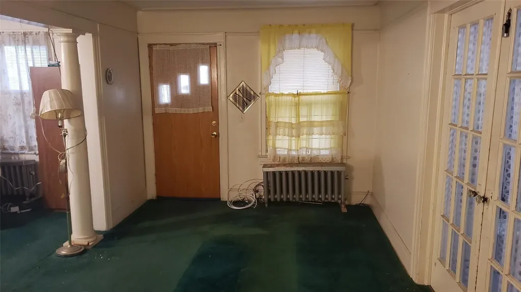 15844 77th Avenue Fresh Meadows NY 11366