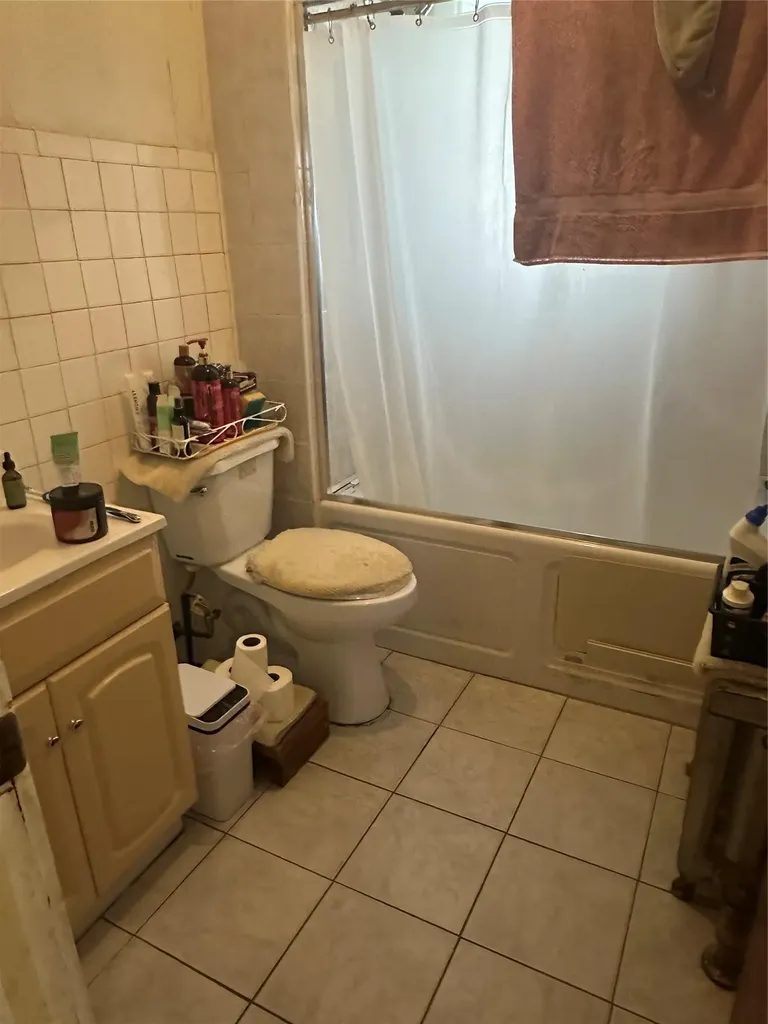 15844 77th Avenue Fresh Meadows NY 11366
