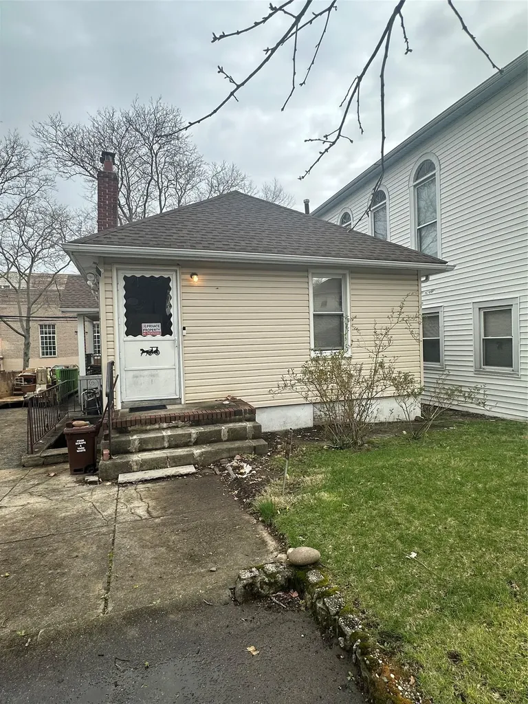 15844 77th Avenue Fresh Meadows NY 11366