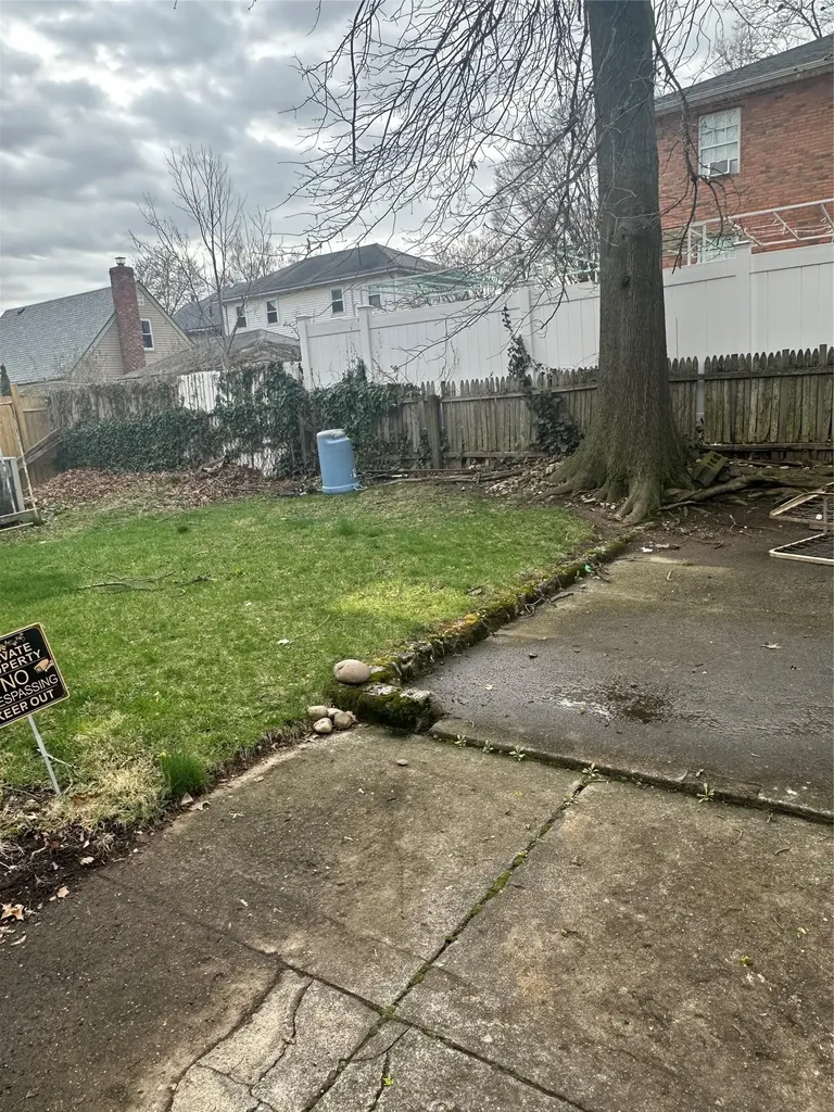 15844 77th Avenue Fresh Meadows NY 11366