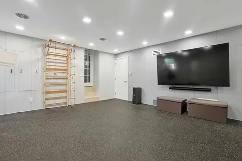 165 Valley Road New Rochelle NY 10804