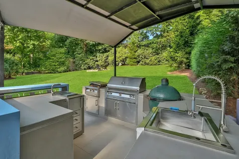 165 Valley Road New Rochelle NY 10804
