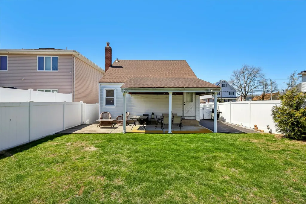 188 N 3rd Street Bethpage NY 11714