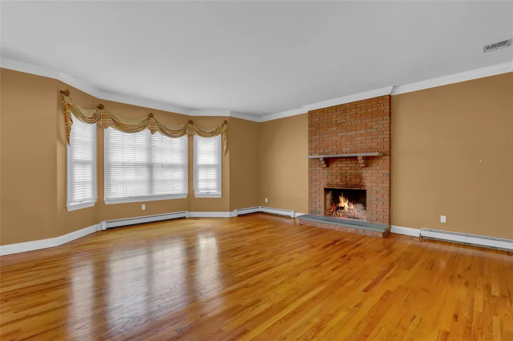 3 The Hunt Saint James NY 11780