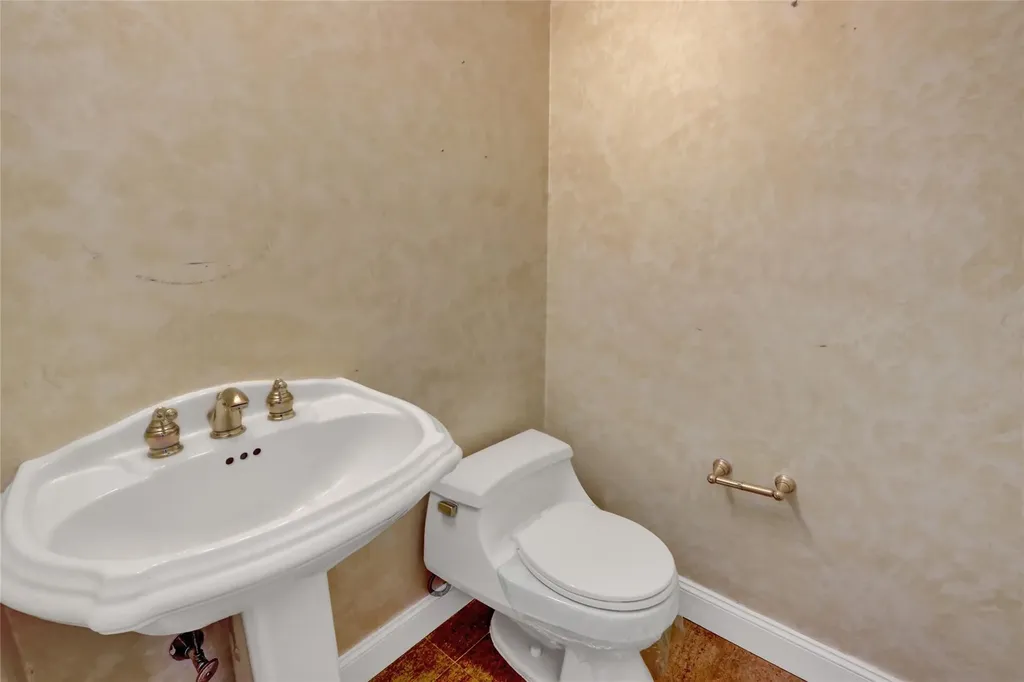 3 The Hunt Saint James NY 11780