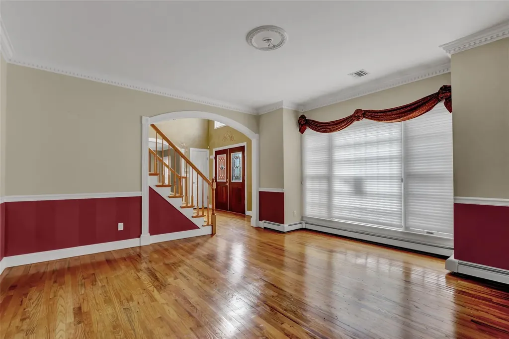 3 The Hunt Saint James NY 11780