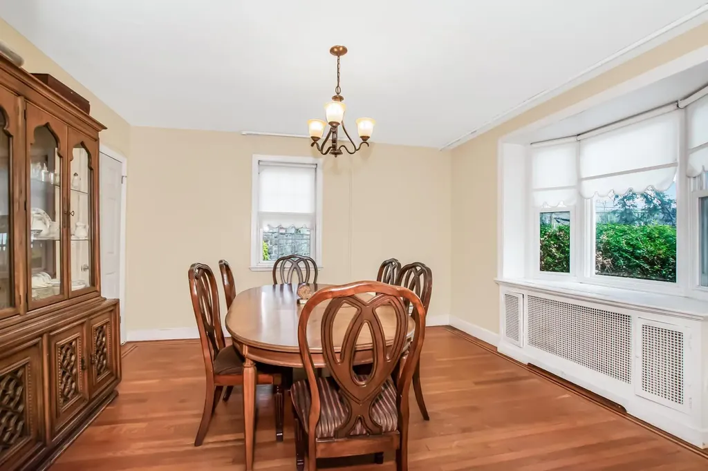 42 Cumberland Drive Yonkers NY 10704