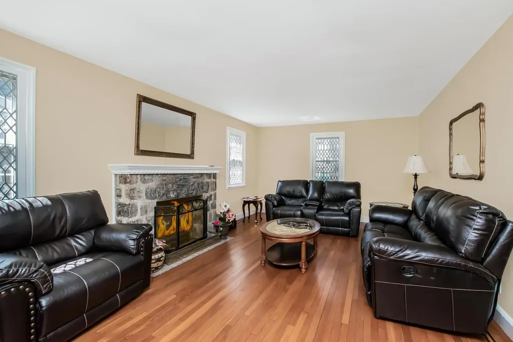 42 Cumberland Drive Yonkers NY 10704