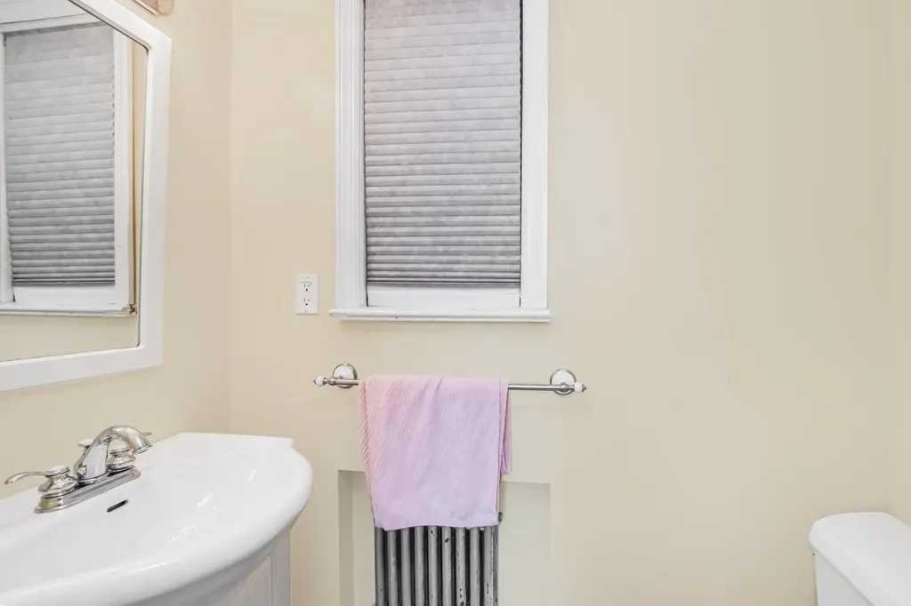 42 Cumberland Drive Yonkers NY 10704