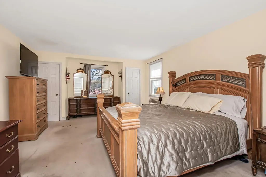 42 Cumberland Drive Yonkers NY 10704