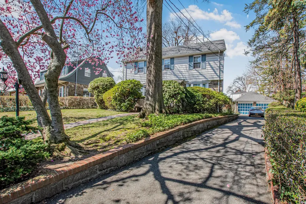 42 Cumberland Drive Yonkers NY 10704