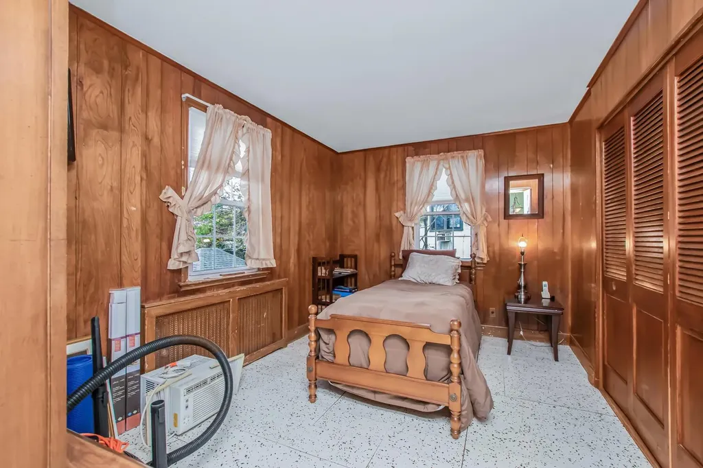 42 Cumberland Drive Yonkers NY 10704